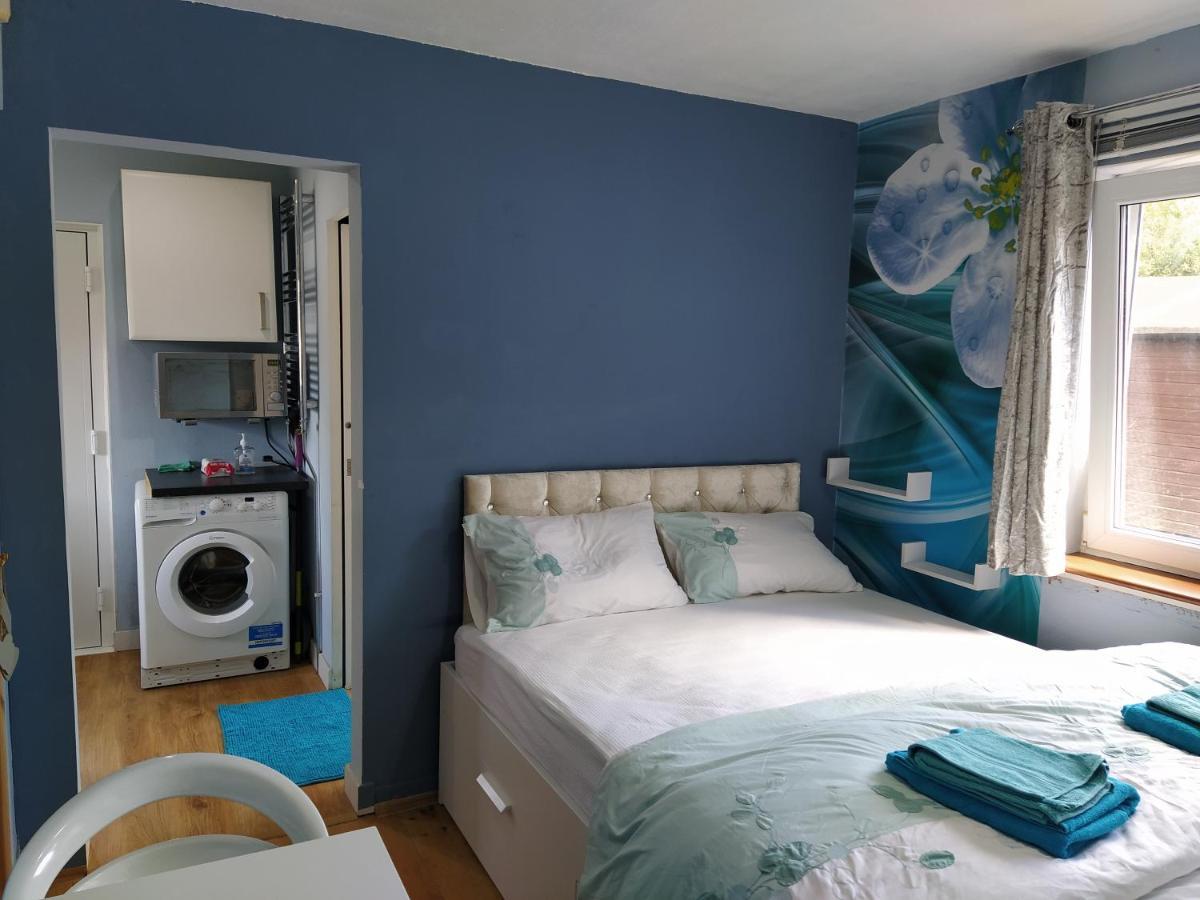 Self Catering Studio Flat EDI Exterior photo